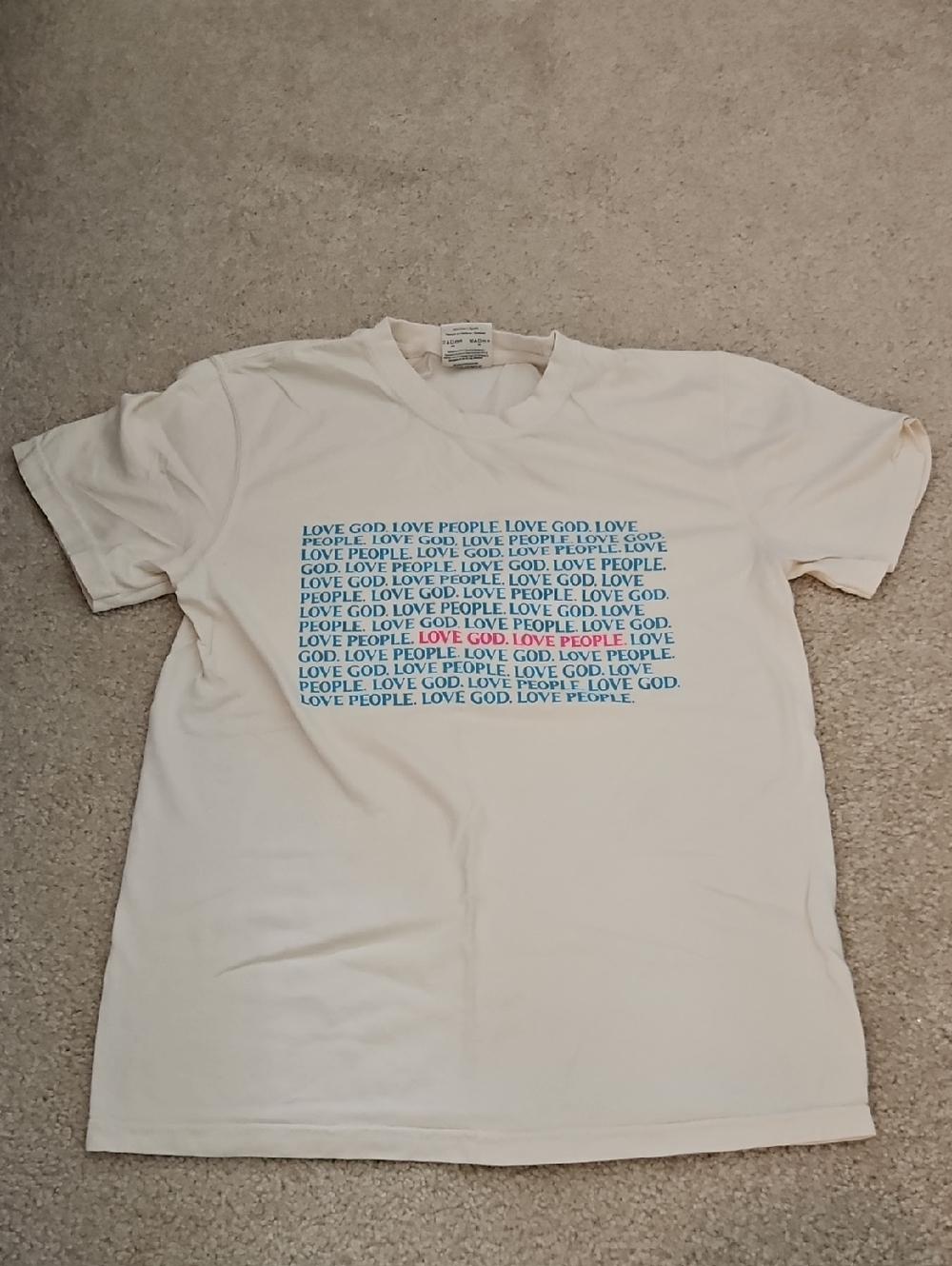 Comfort Colors Cream T-Shirt Tag Close-Up